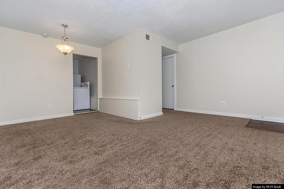 5415 Scott - 3