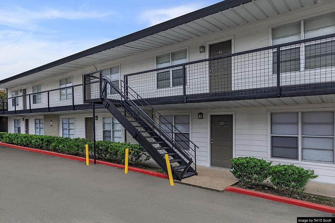 5415 Scott - 9