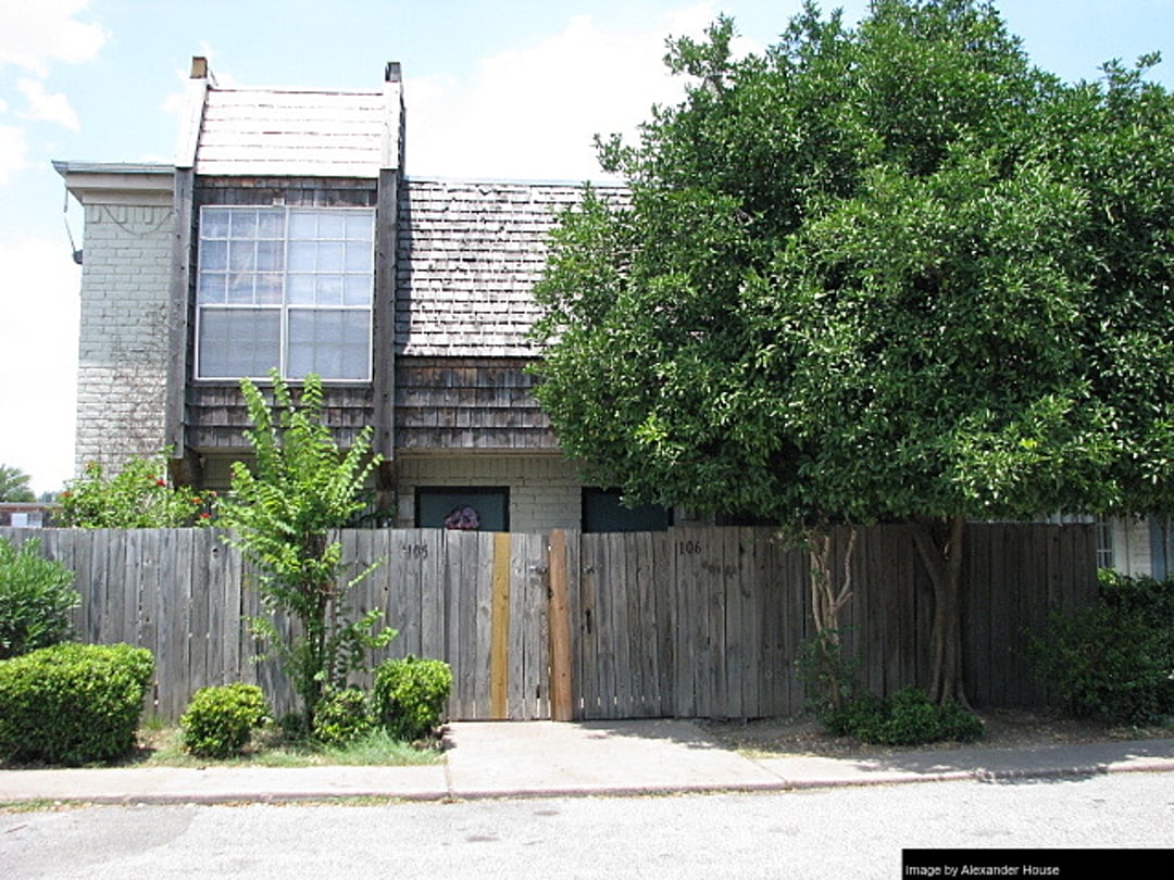 Alexander House - 14