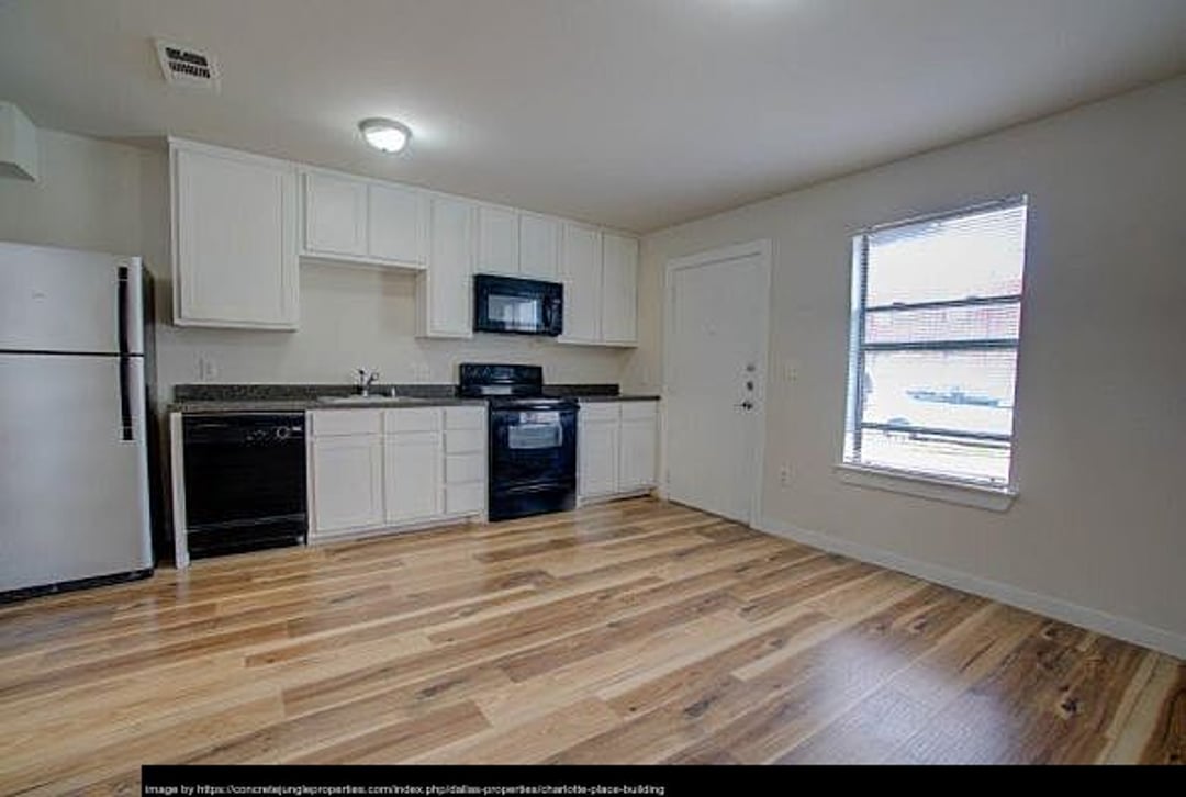 Charlotte Place - 12