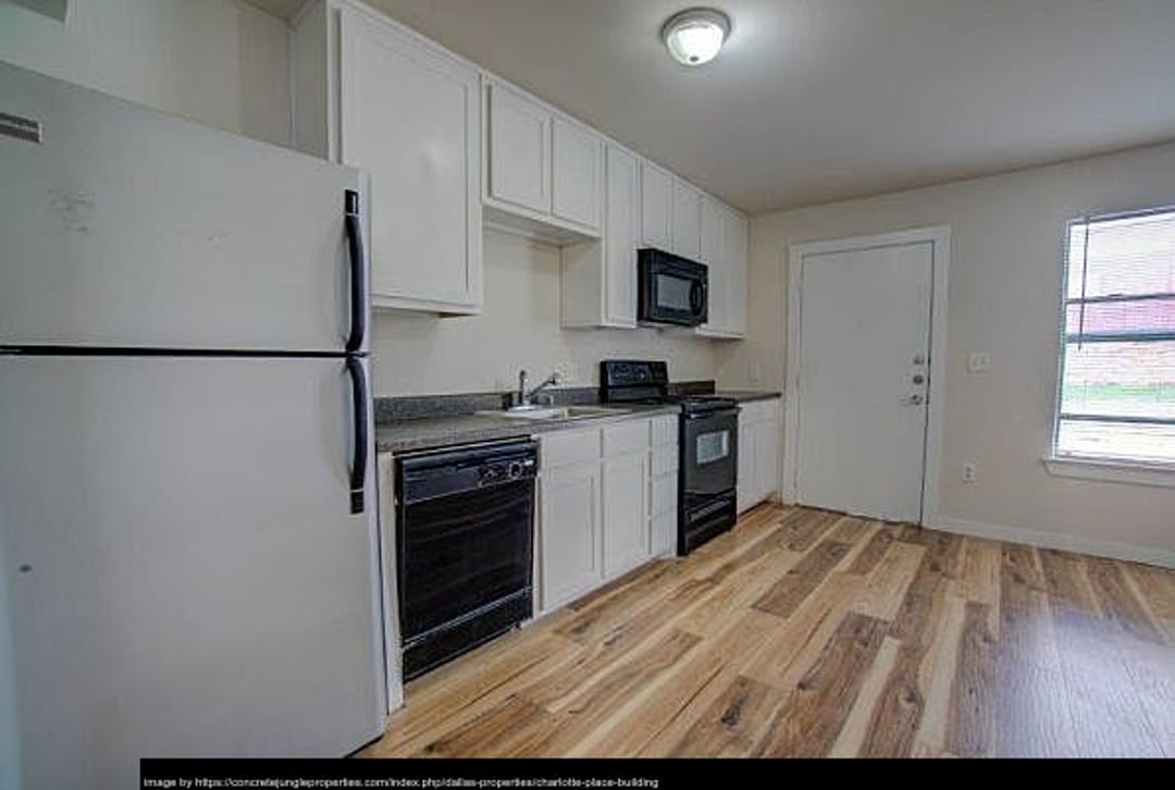 Charlotte Place - 13
