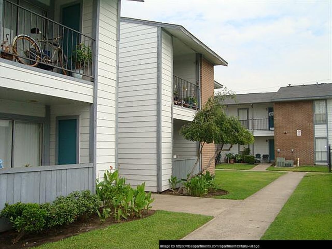 Britany Village - 2