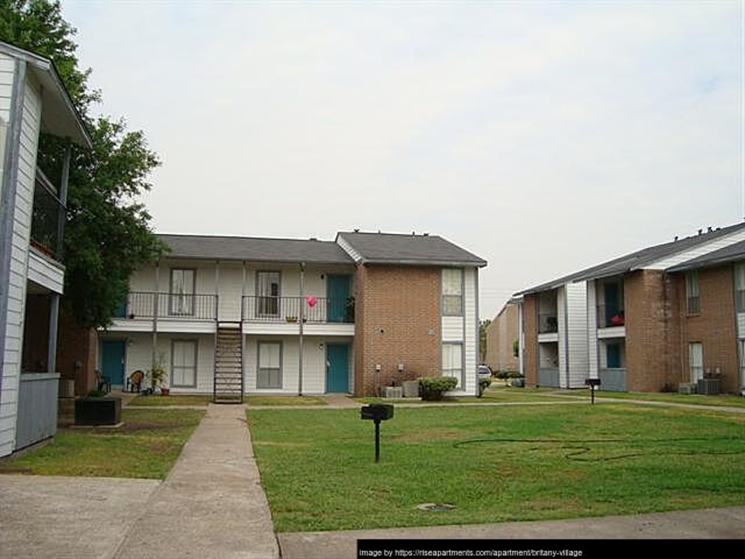 Britany Village - 8