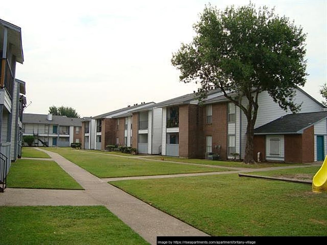 Britany Village - 13