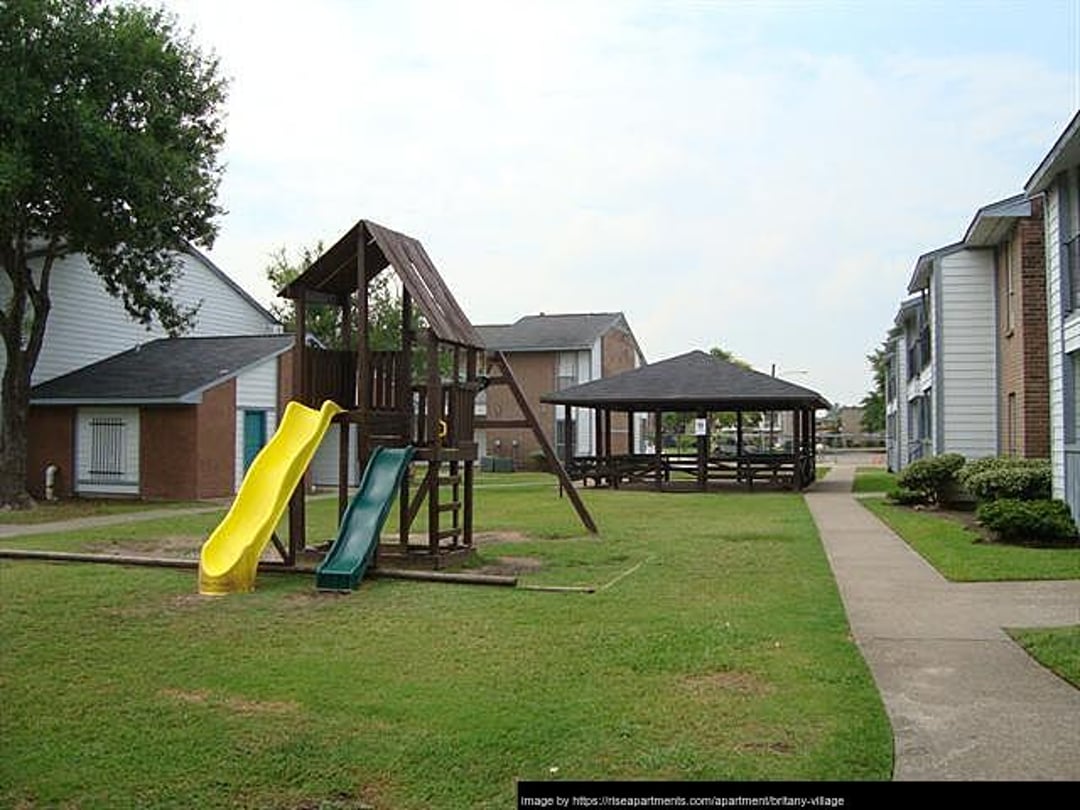 Britany Village - 14