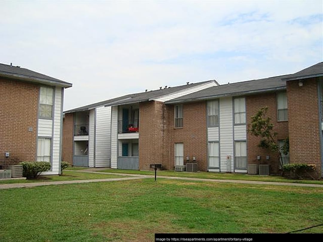 Britany Village - 10