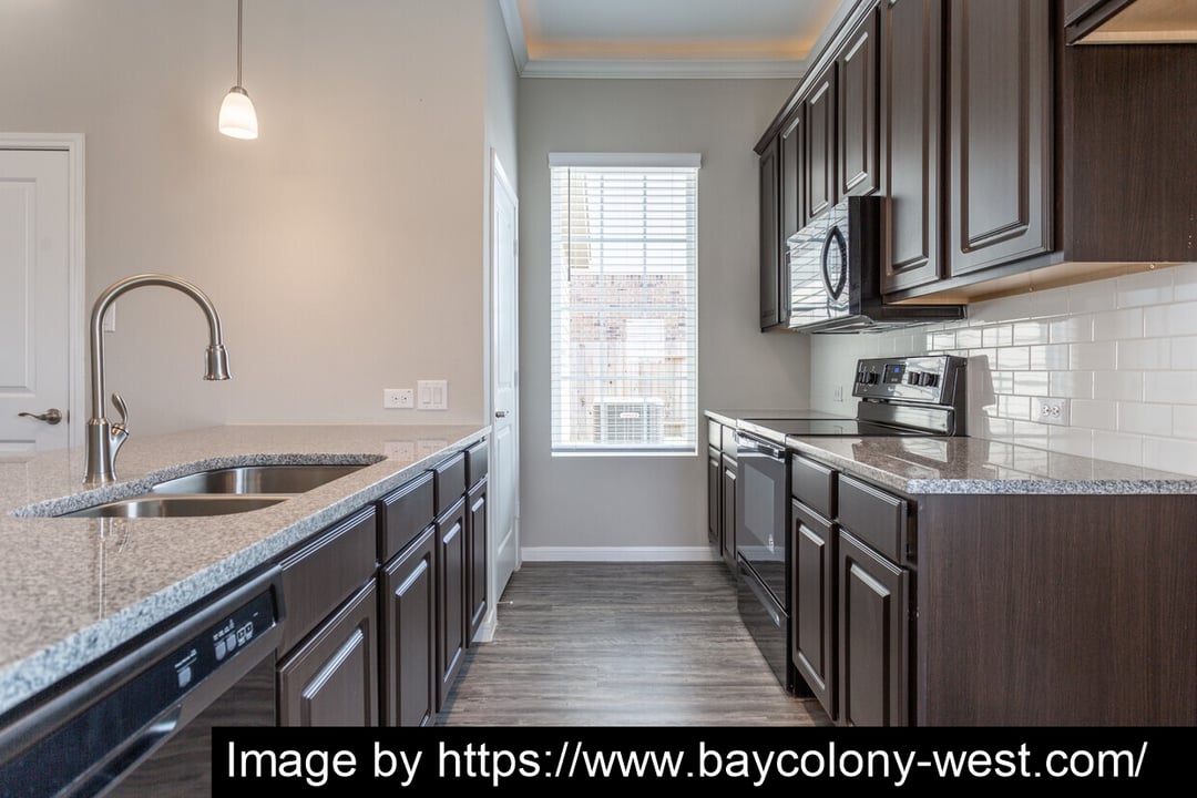 Bay Colony West - 2