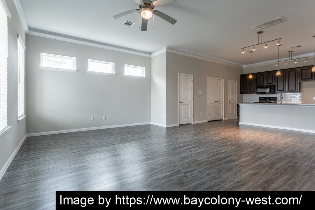 Bay Colony West - 4
