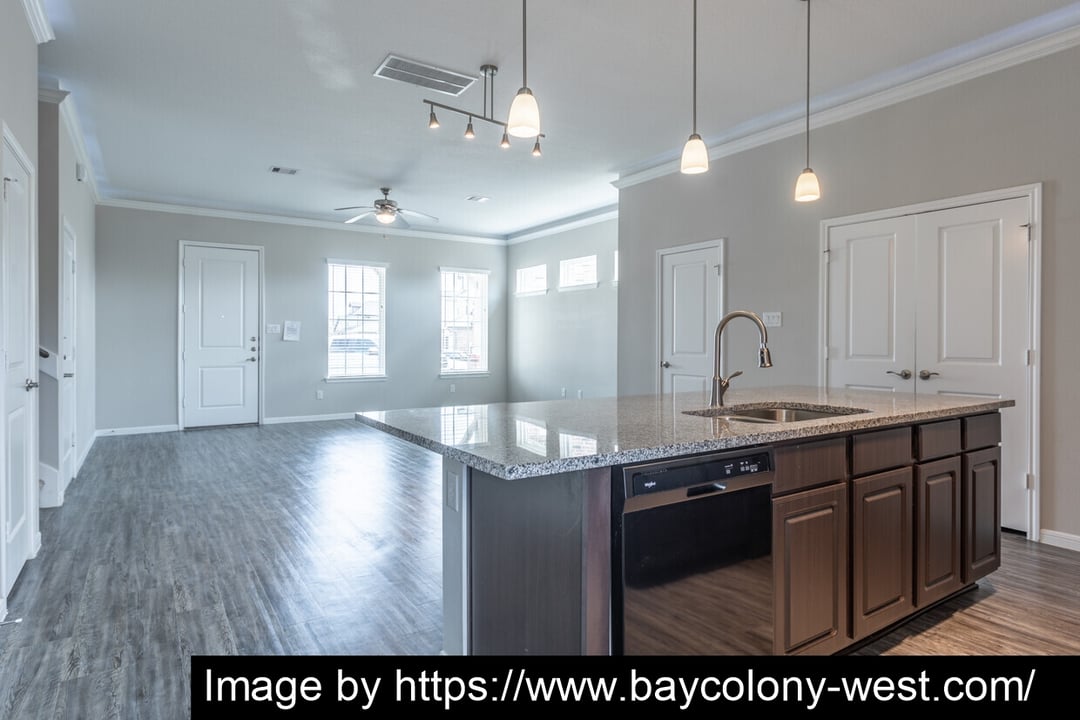 Bay Colony West - 5