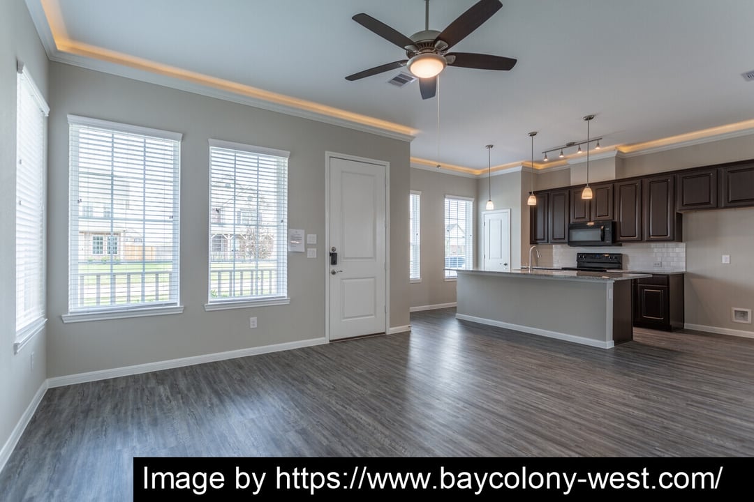 Bay Colony West - 8