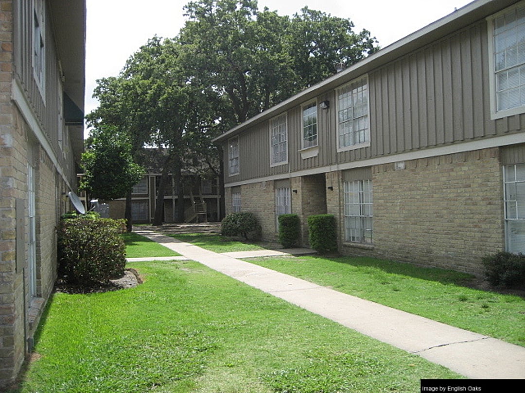English Oaks - 10