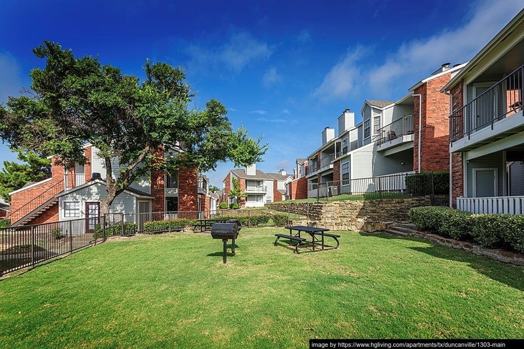 1303 Main - 4