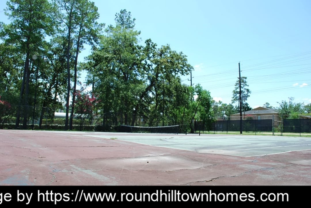 Roundhill Townhomes - 10