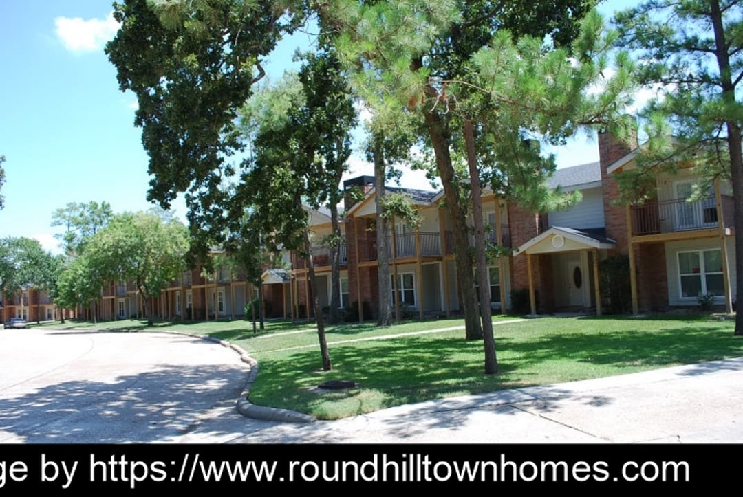 Roundhill Townhomes - 15