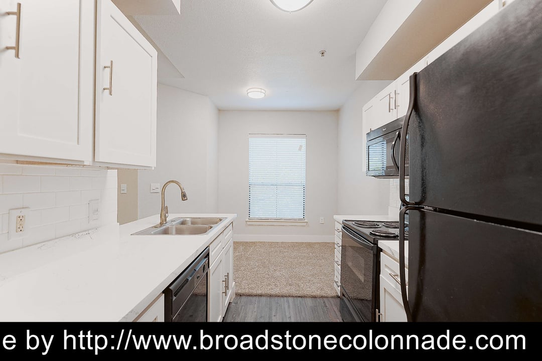 Broadstone Colonnade - 27