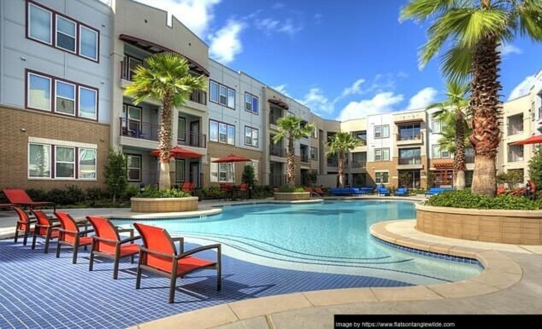 Flats on Tanglewild - 12
