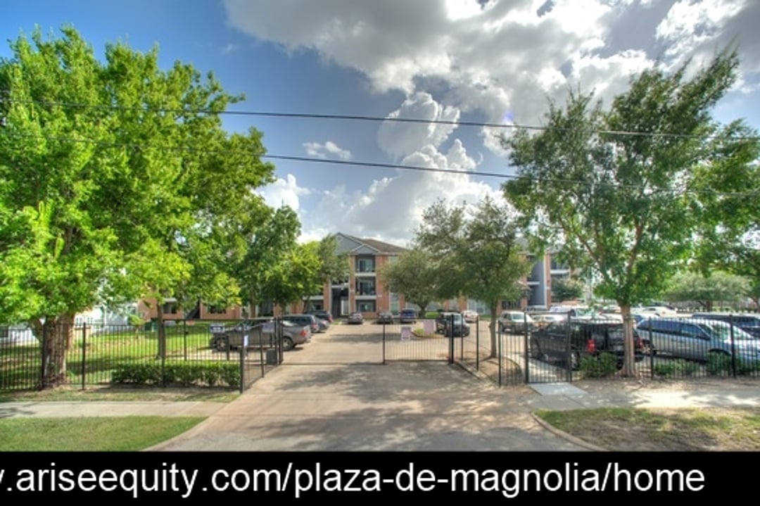 Plaza De Magnolia - 13