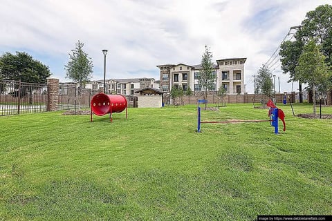 Debbie Lane Flats - 2