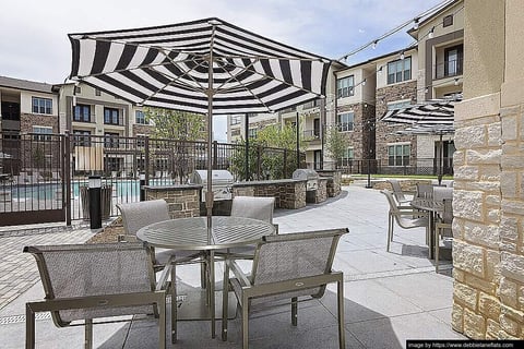 Debbie Lane Flats - 23
