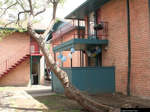 Ashley Place - 8
