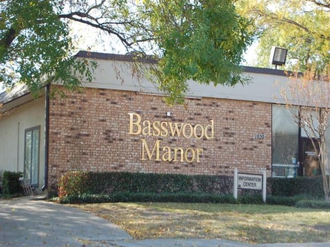 Basswood Manor - 14