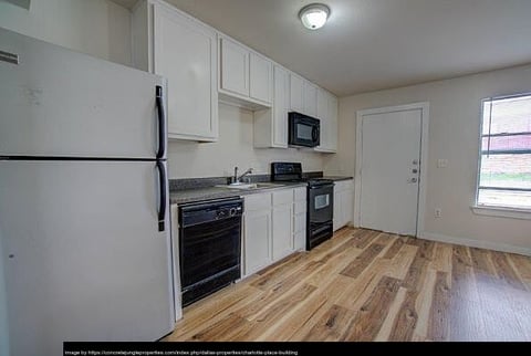 Charlotte Place - 13