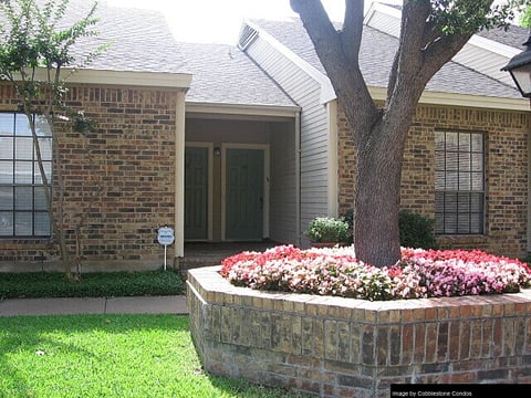 Cobblestone Condos - 1